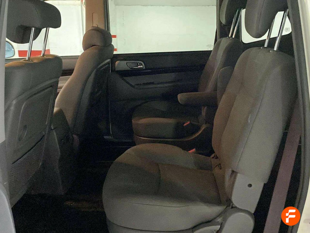 Foto SsangYong Rodius 17
