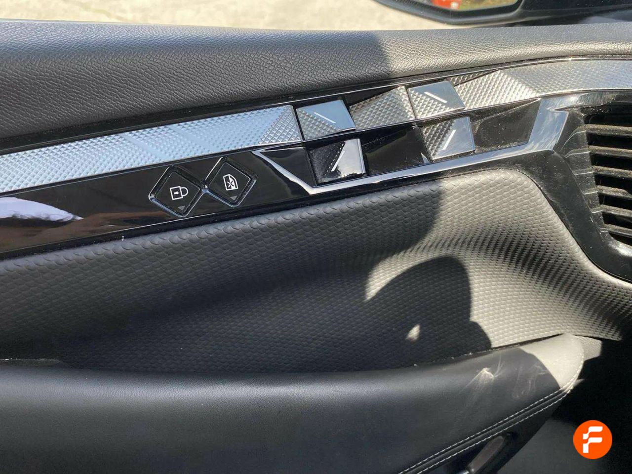 Foto DS Automobiles DS 4 23
