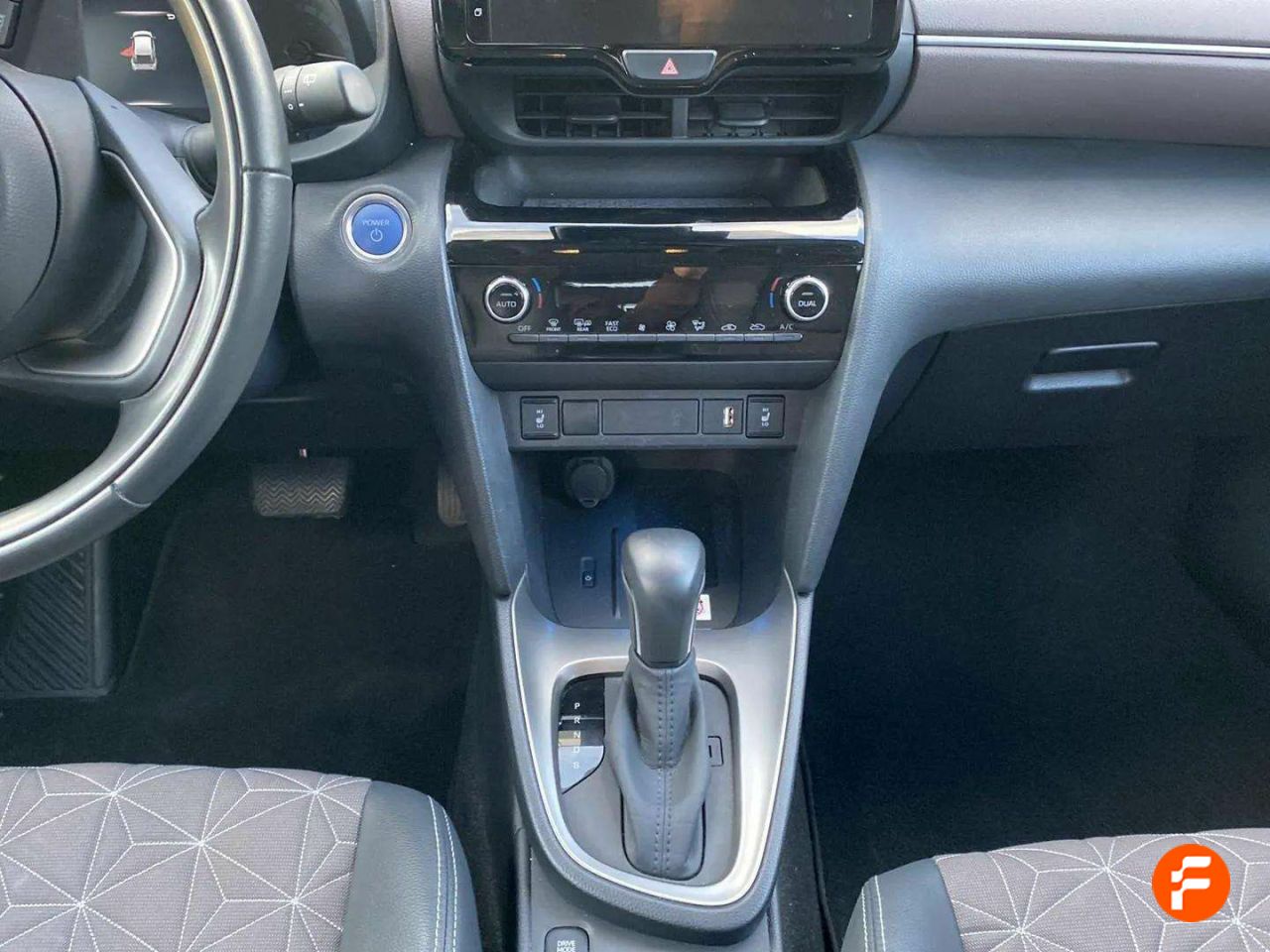 Foto Toyota Yaris 11