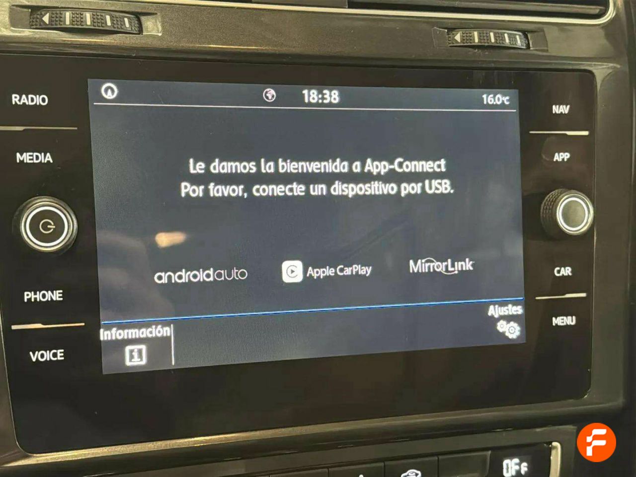 Foto Volkswagen Golf 28