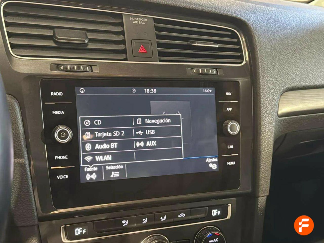 Foto Volkswagen Golf 30