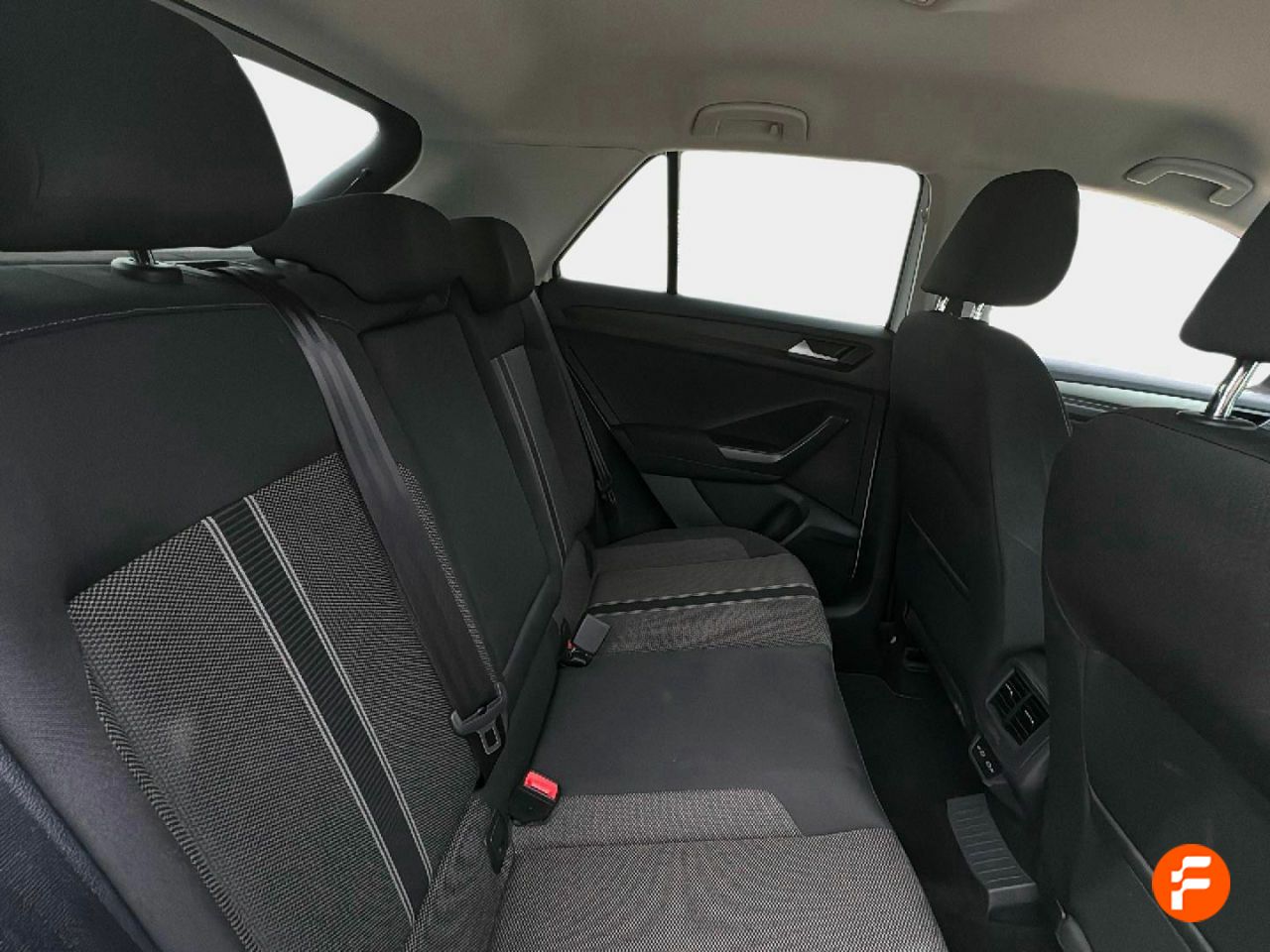 Foto Volkswagen T-Roc 16