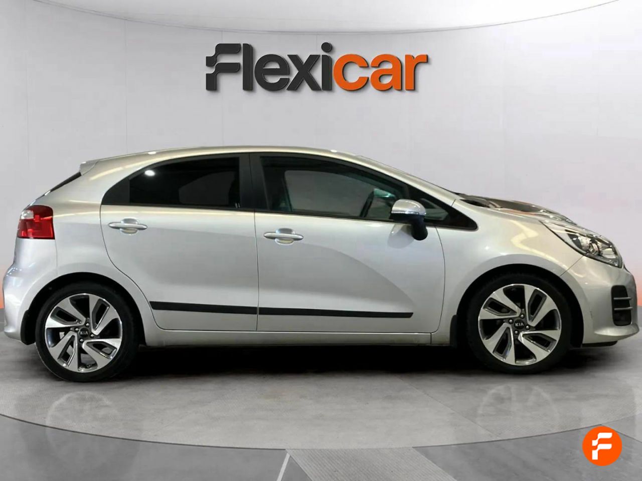 Foto Kia Rio 8