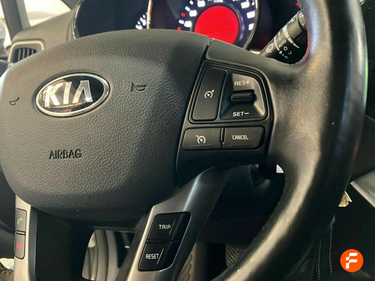 Foto Kia Rio 15