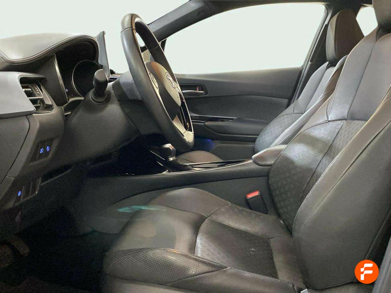 Foto Toyota C-HR 11