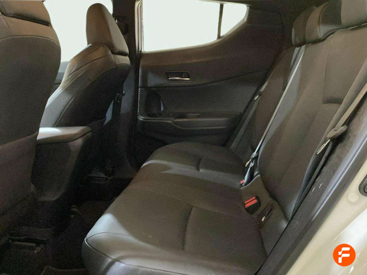 Foto Toyota C-HR 12