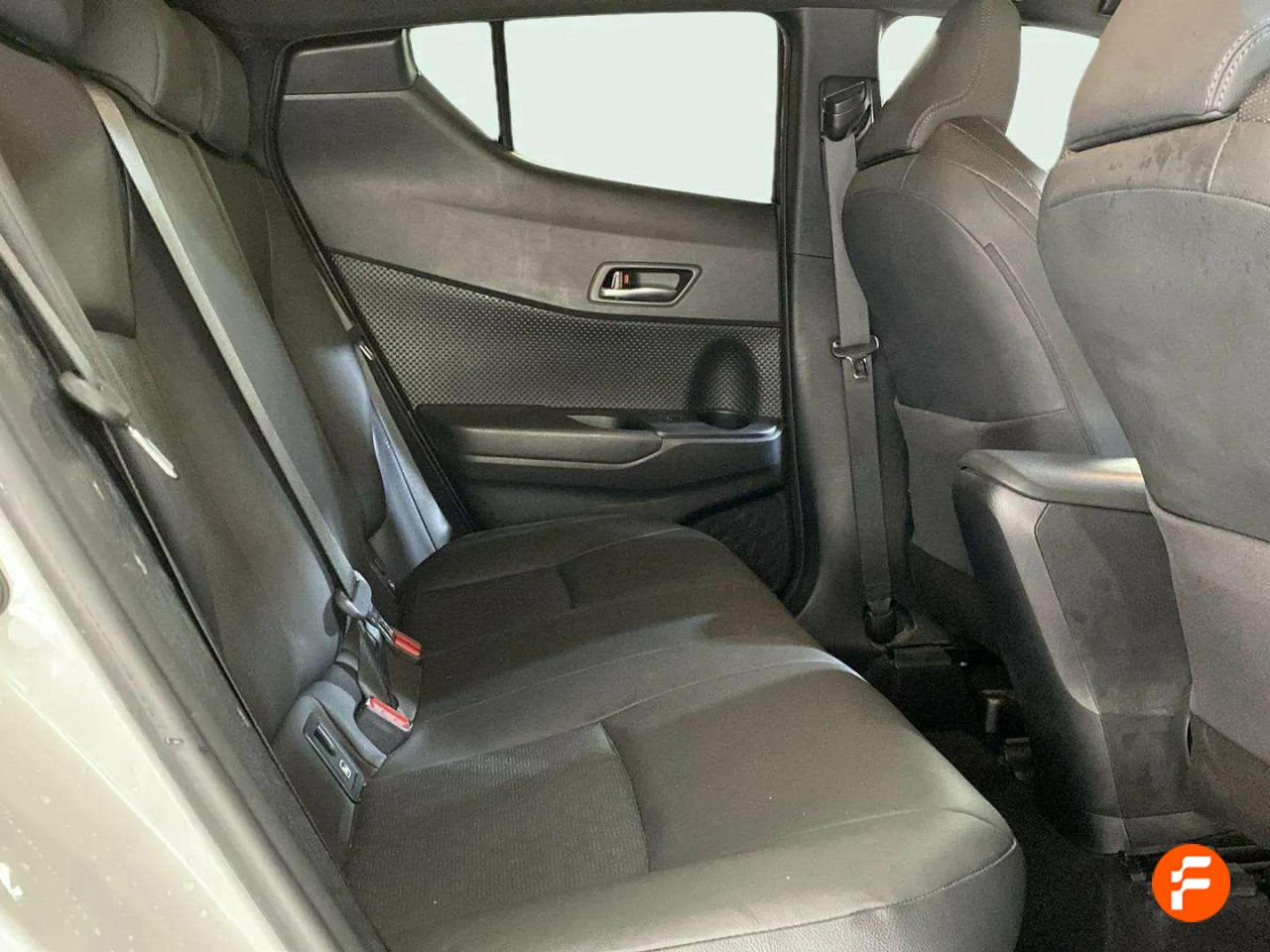 Foto Toyota C-HR 14