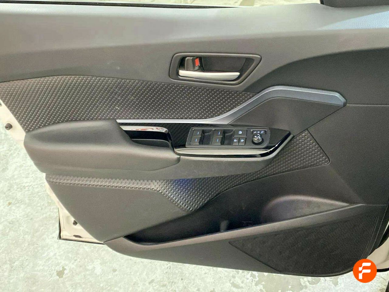 Foto Toyota C-HR 21