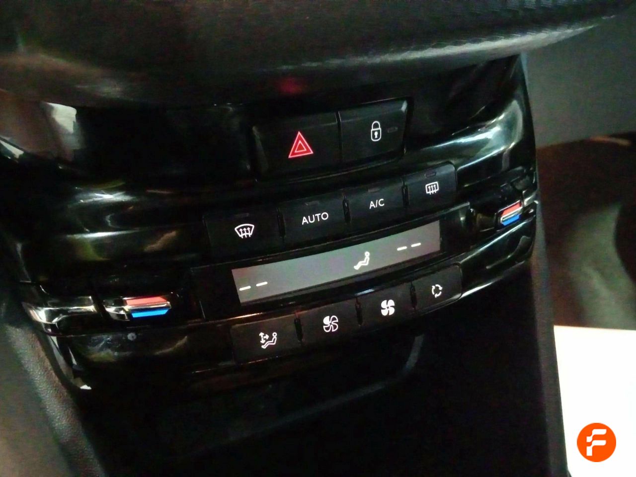 Foto Peugeot 2008 14