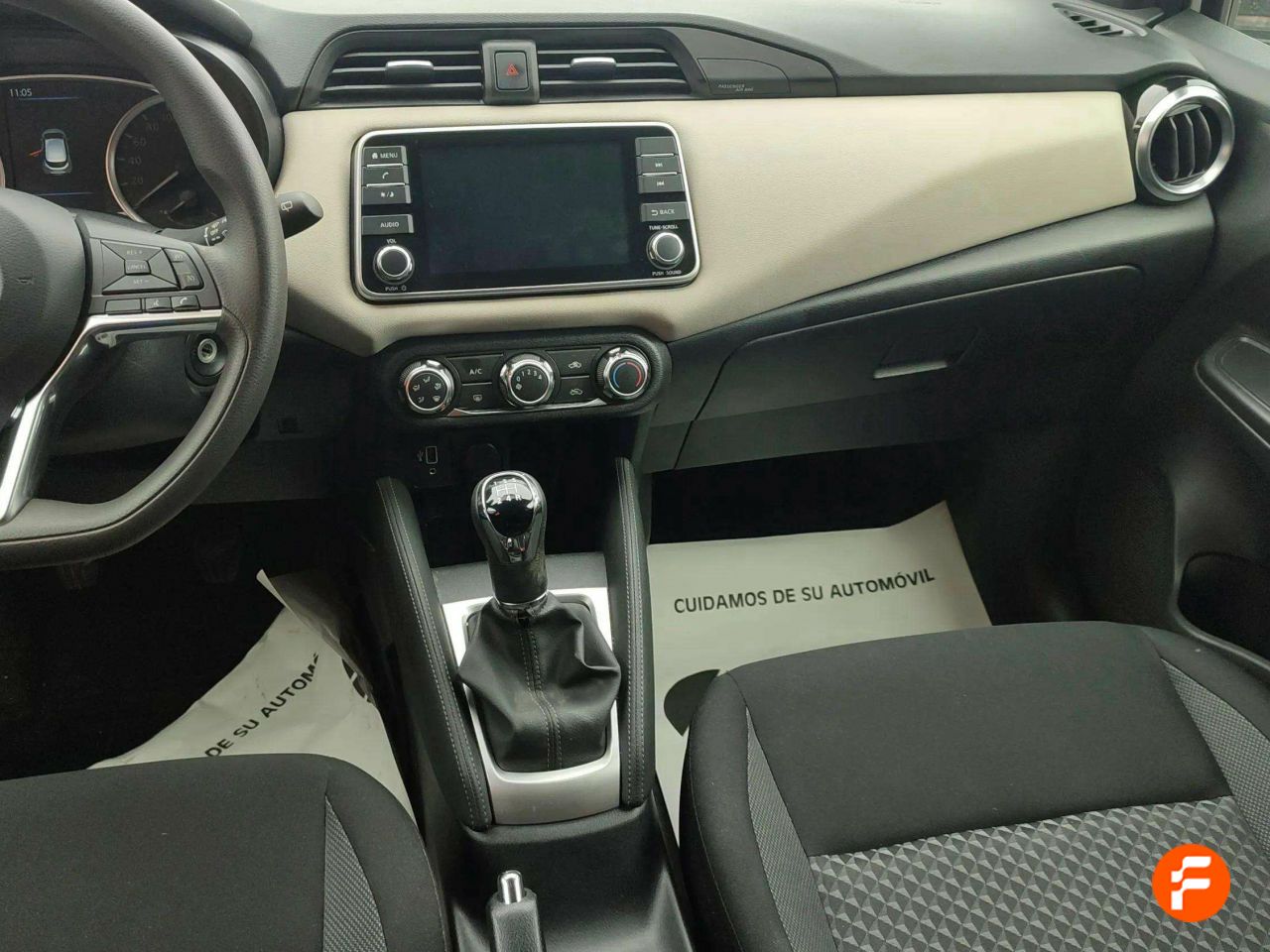 Foto Nissan Micra 12
