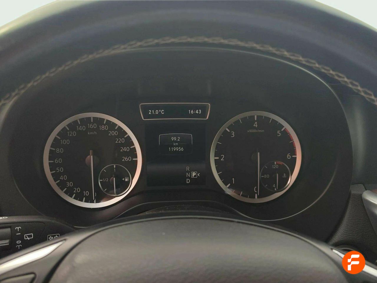 Foto Infiniti QX30 13