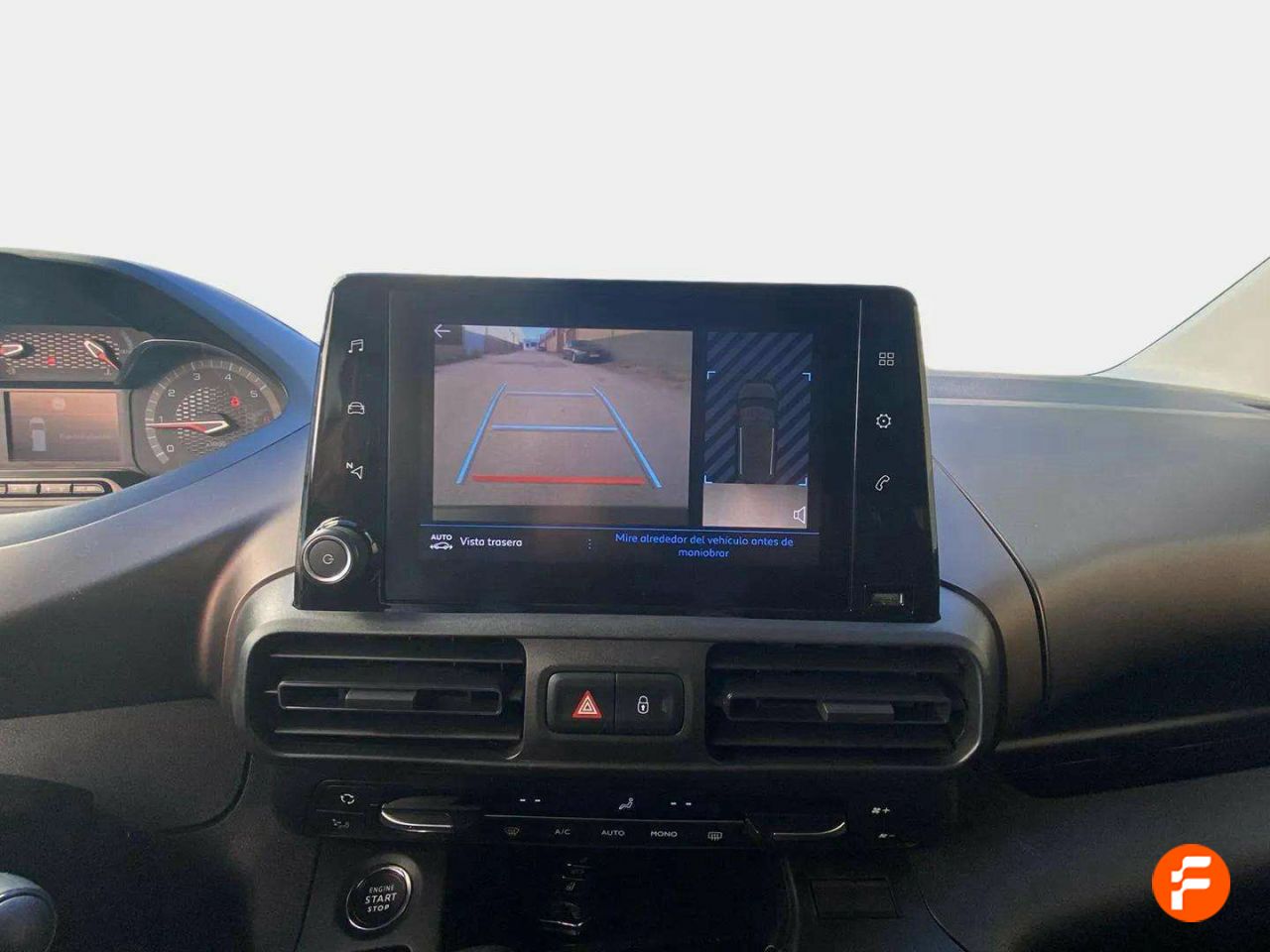 Foto Peugeot Rifter 8