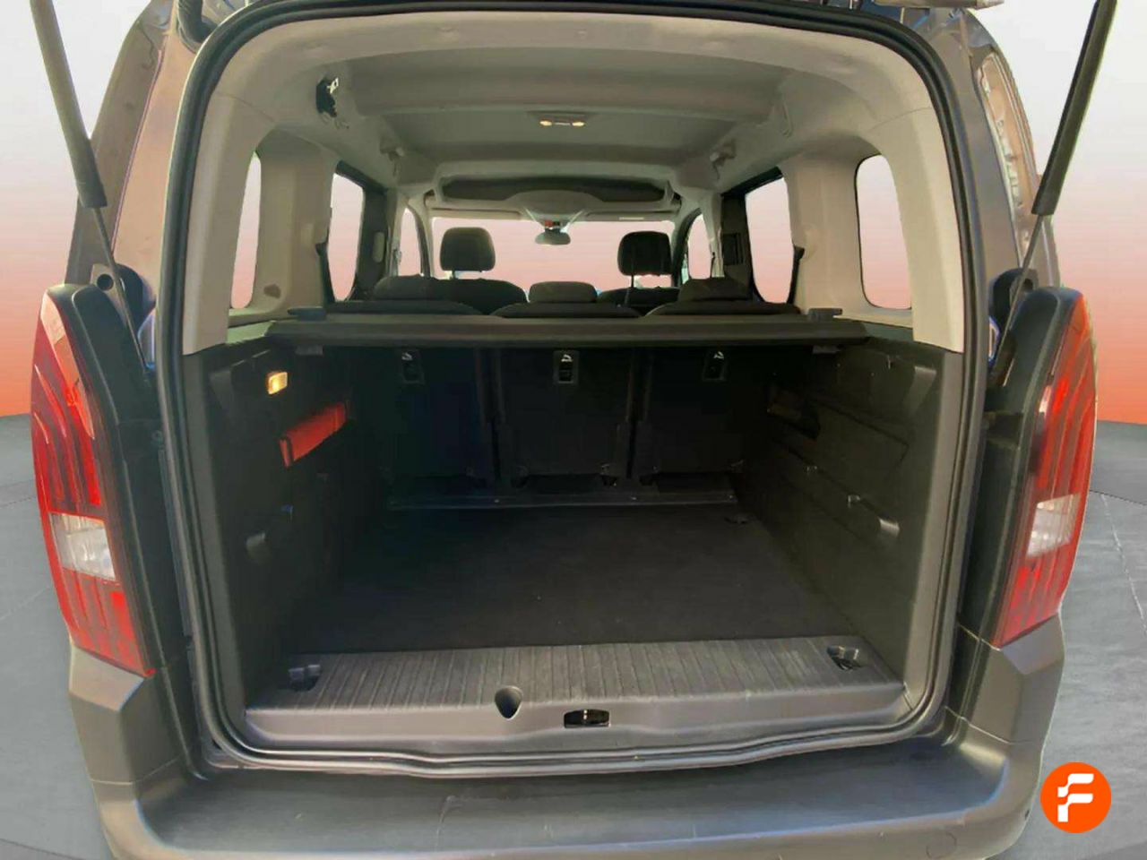 Foto Peugeot Rifter 11