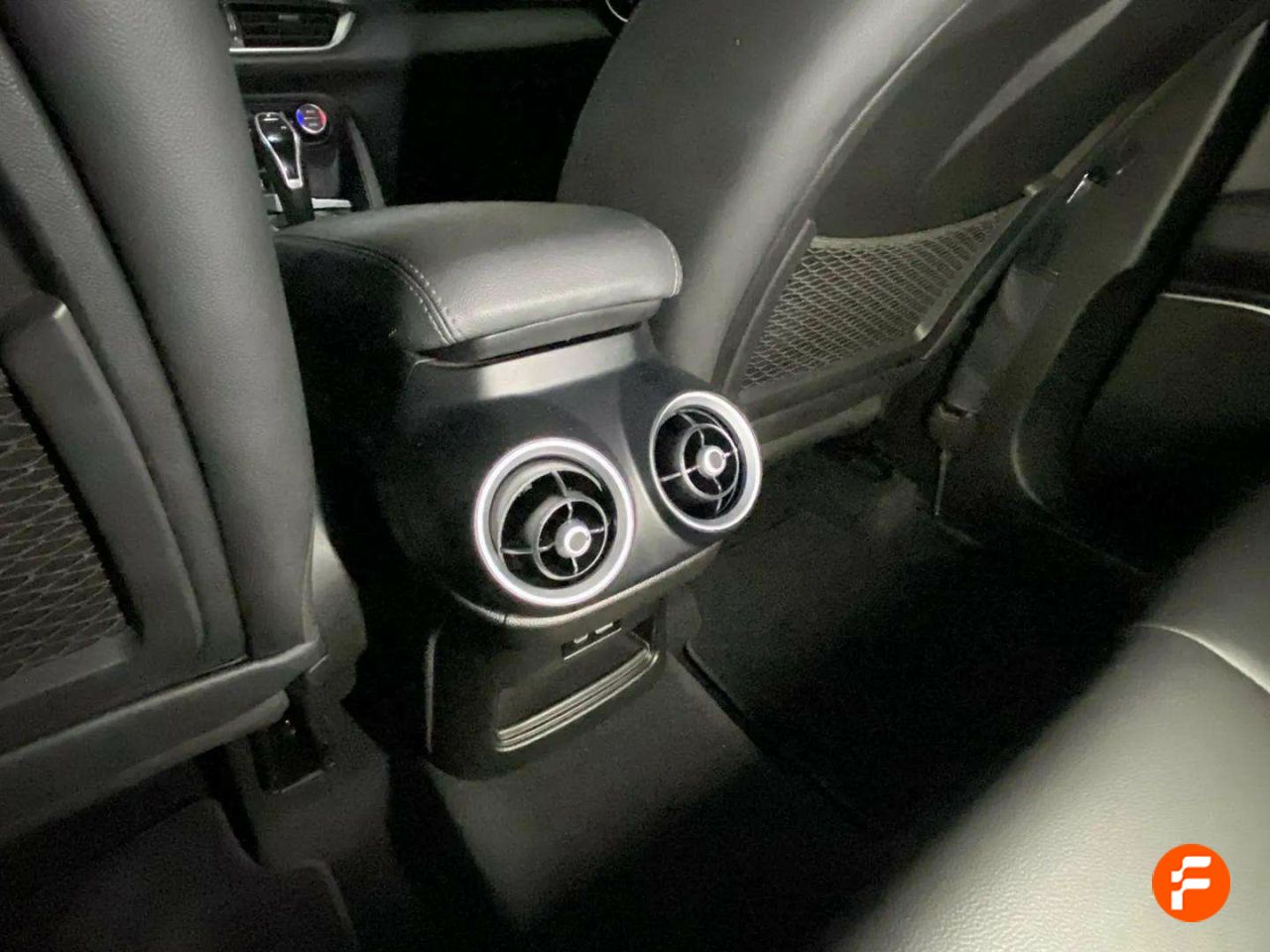 Foto Alfa Romeo Stelvio 24