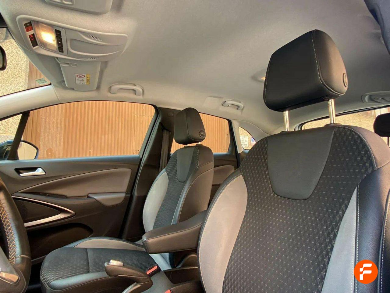 Foto Opel Crossland X 26