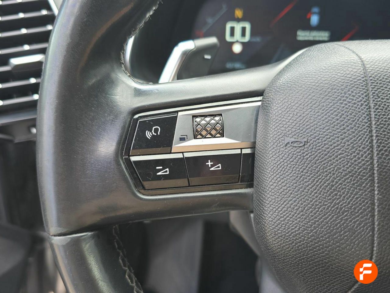 Foto DS Automobiles DS 7 11
