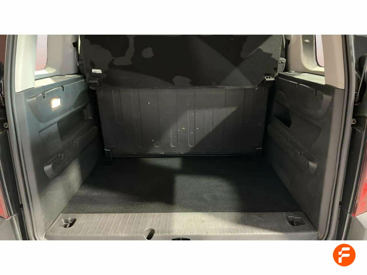 Foto Peugeot Rifter 8