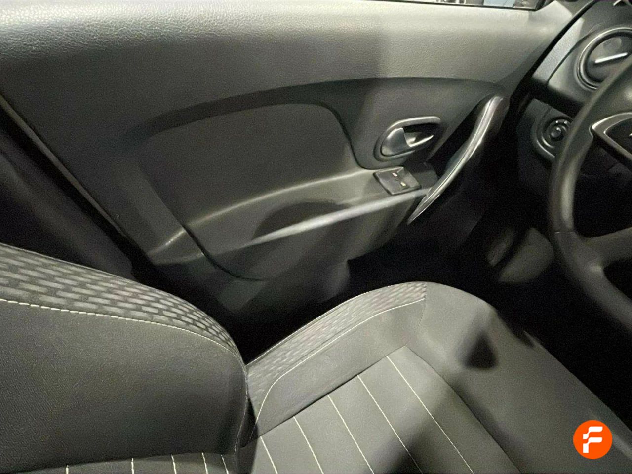 Foto Dacia Sandero 18