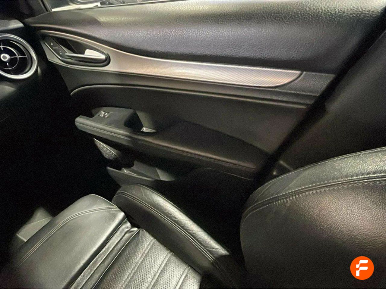 Foto Alfa Romeo Stelvio 14