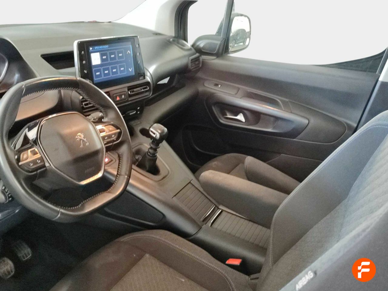Foto Peugeot Rifter 10