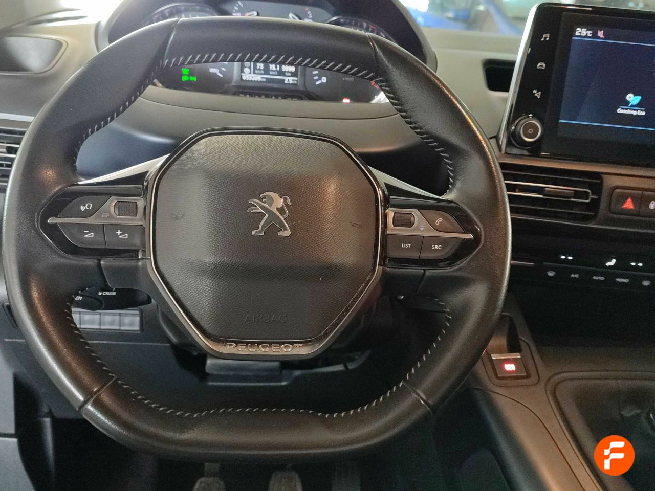 Foto Peugeot Rifter 12