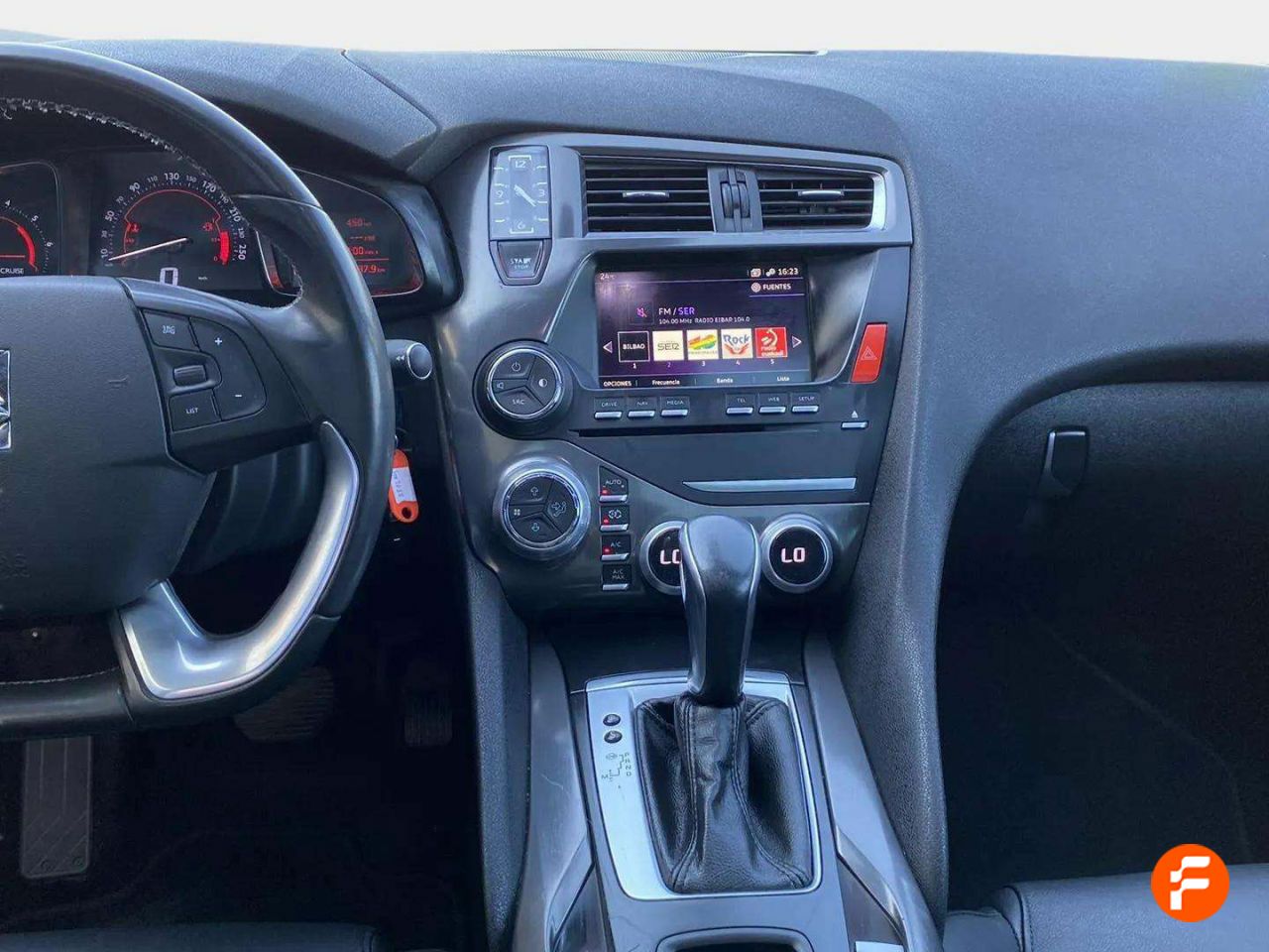 Foto DS Automobiles DS 5 11
