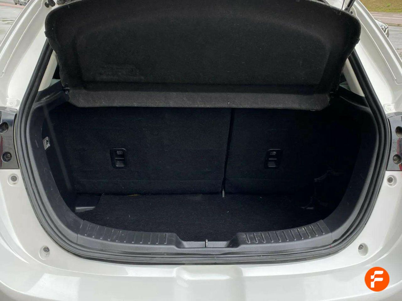 Foto Mazda Mazda2 24