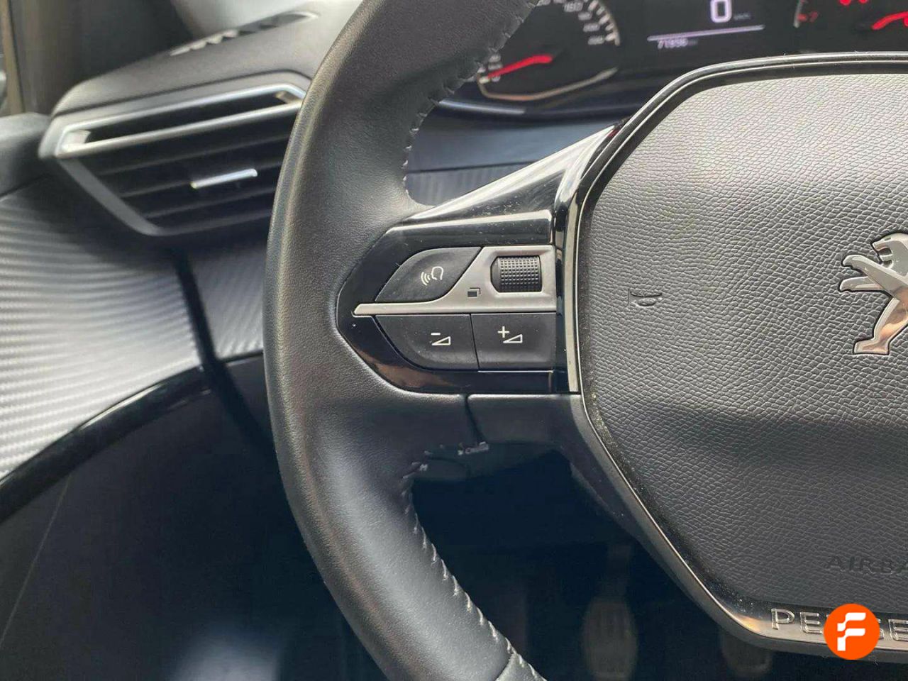 Foto Peugeot 208 13