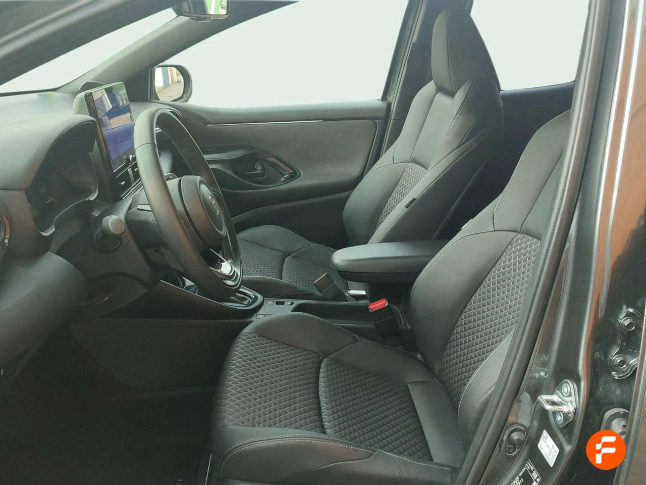 Foto Toyota Yaris 12