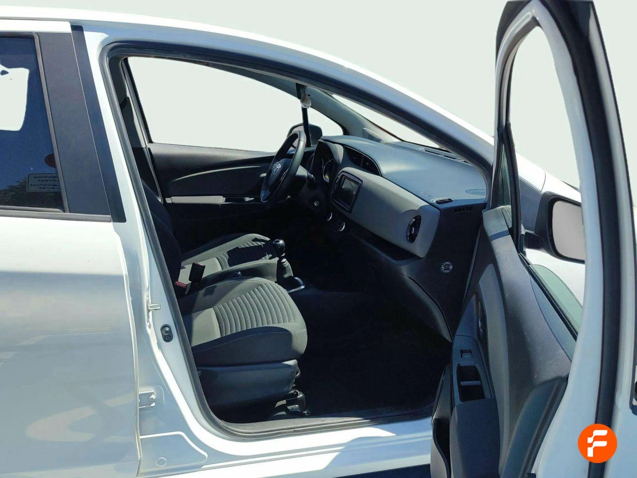 Foto Toyota Yaris 12