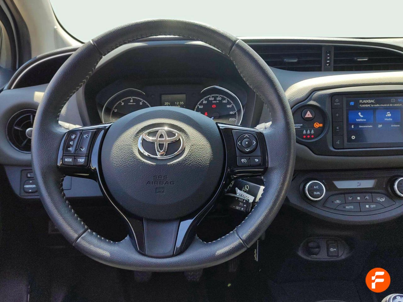 Foto Toyota Yaris 14