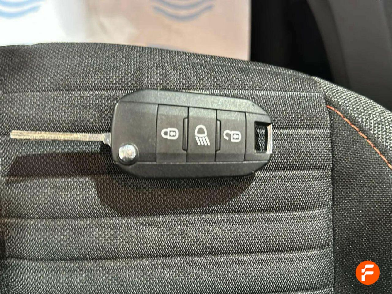 Foto Peugeot 208 21