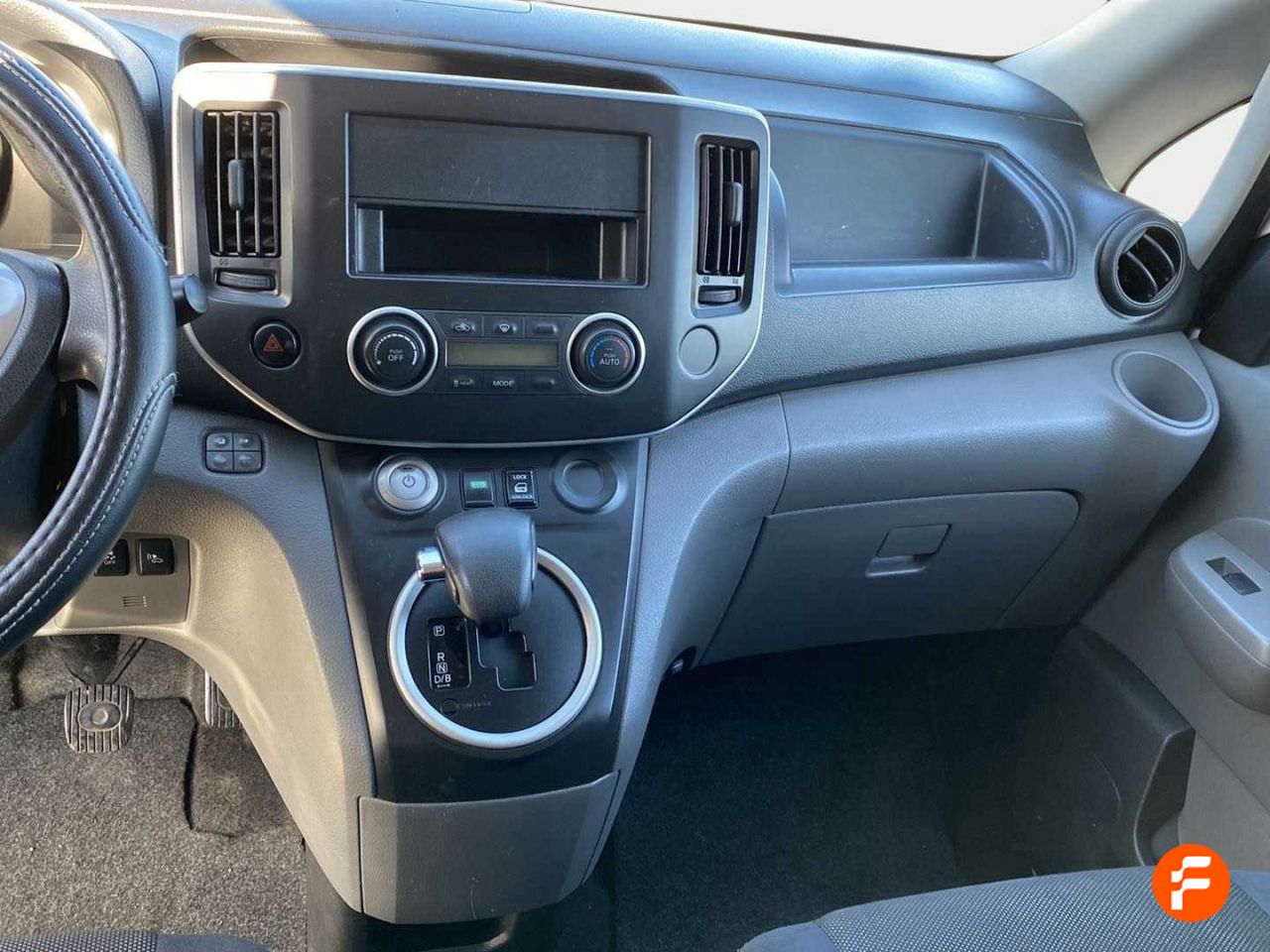 Foto Nissan e-NV200 11