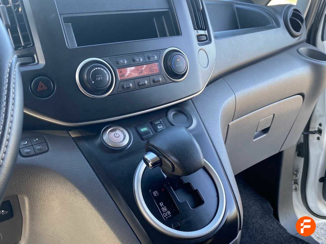 Foto Nissan e-NV200 19