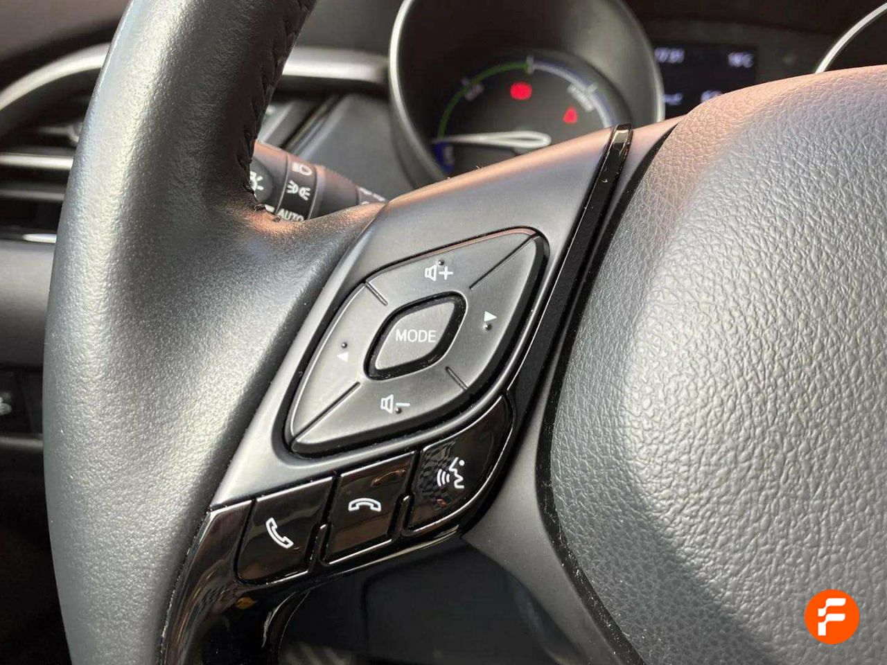 Foto Toyota C-HR 15