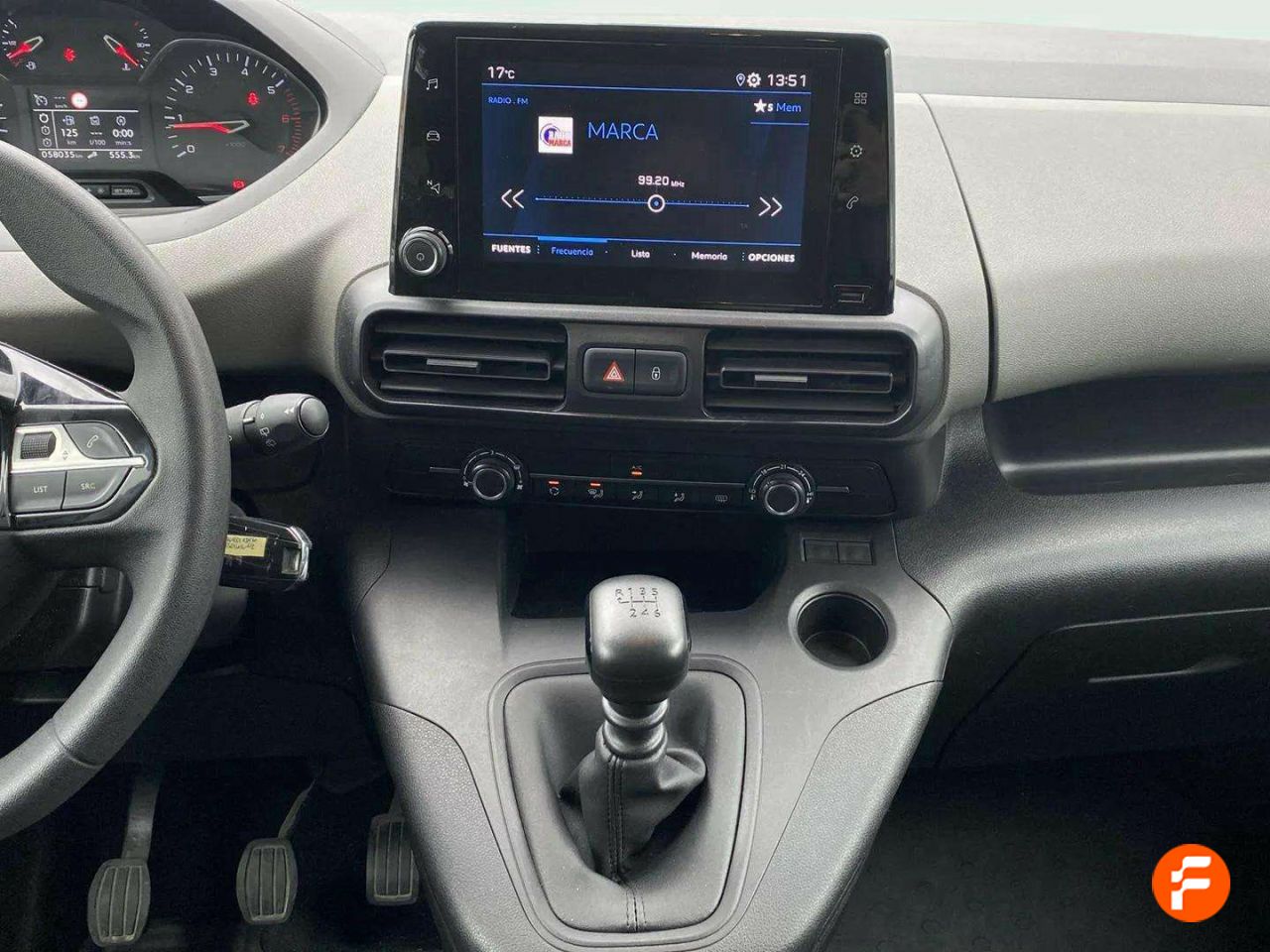 Foto Peugeot Rifter 13