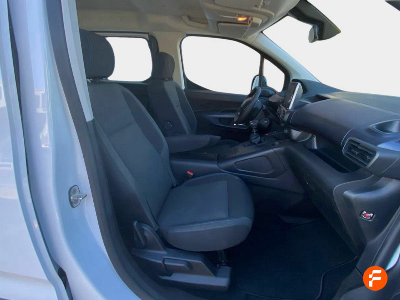 Foto Peugeot Rifter 14