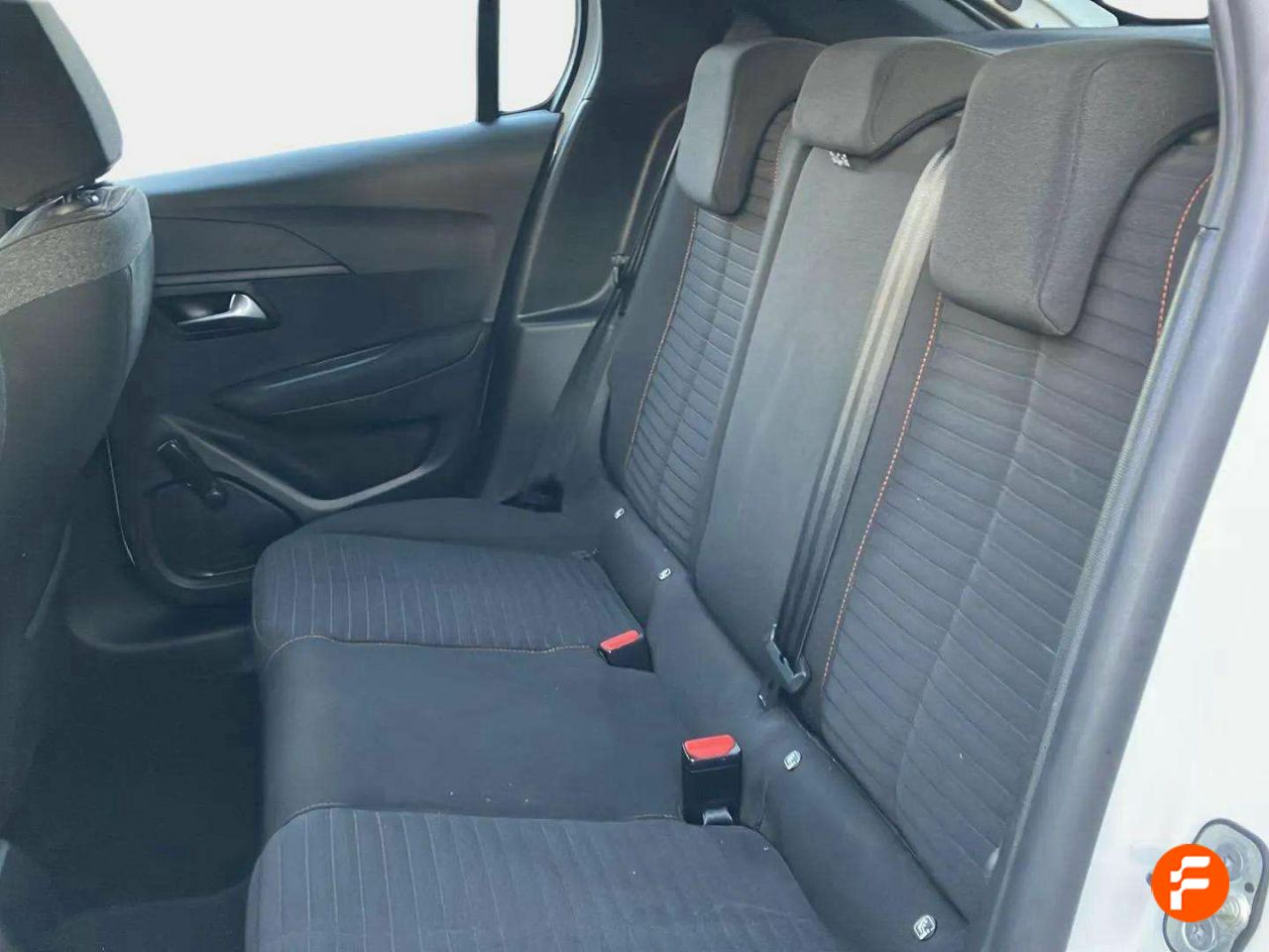 Foto Peugeot 208 11