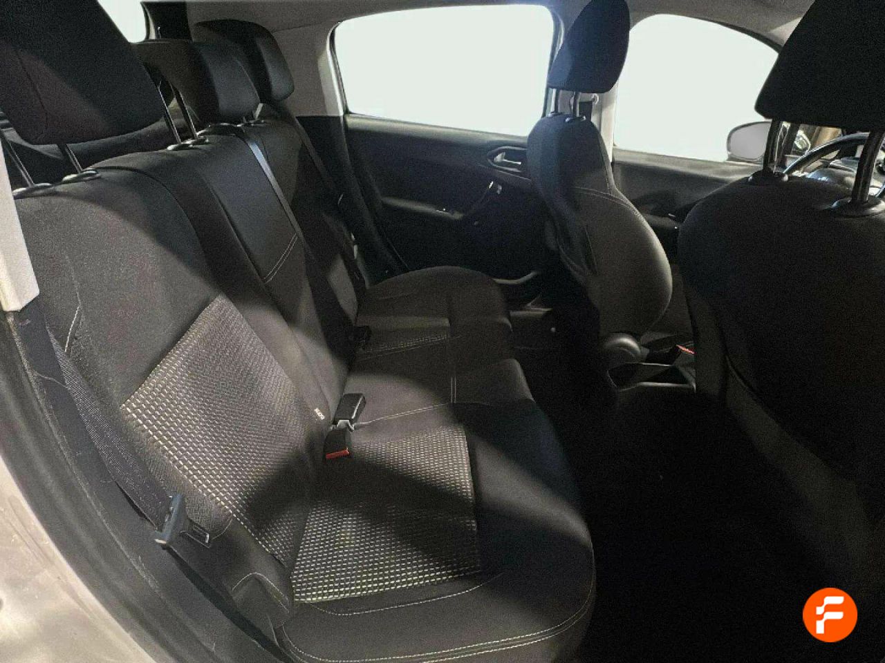 Foto Peugeot 208 14