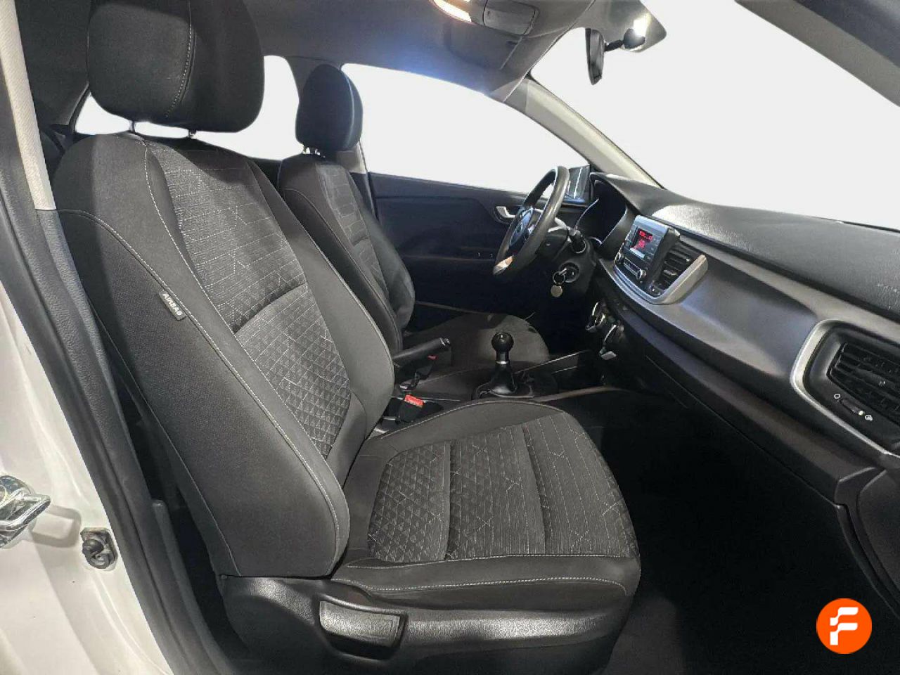 Foto Kia Rio 13