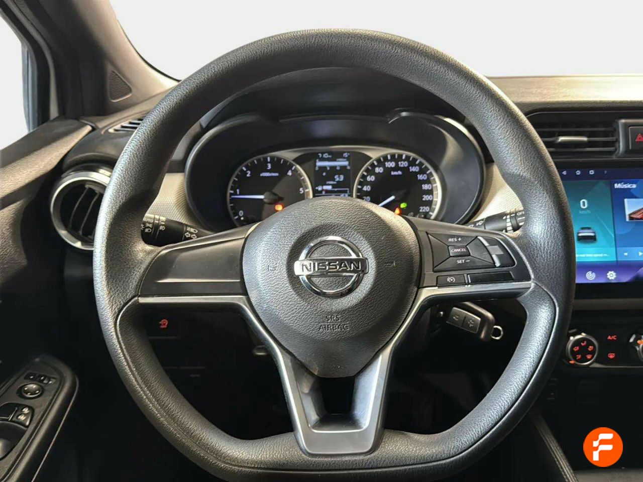 Foto Nissan Micra 12