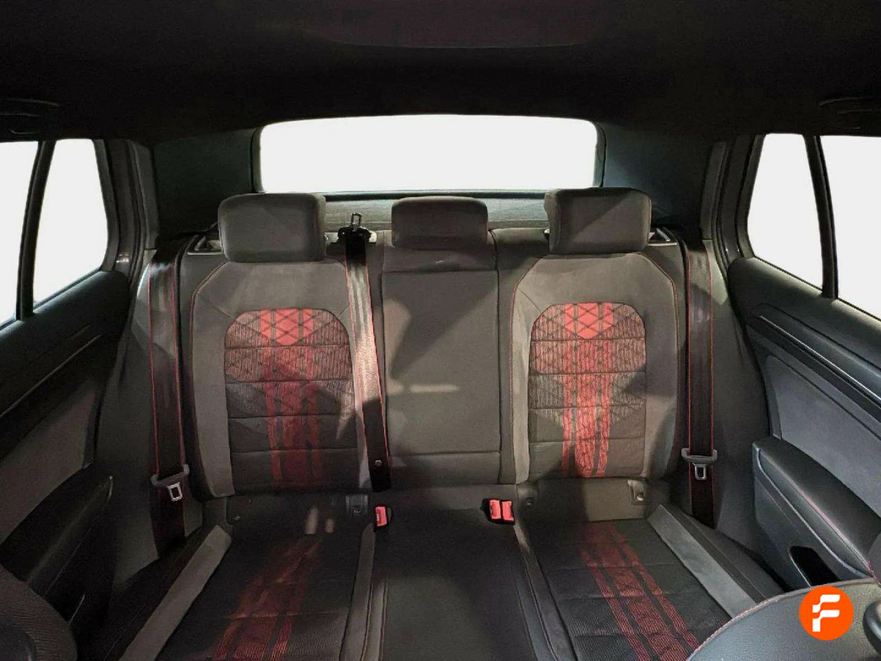 Foto Volkswagen Golf 16