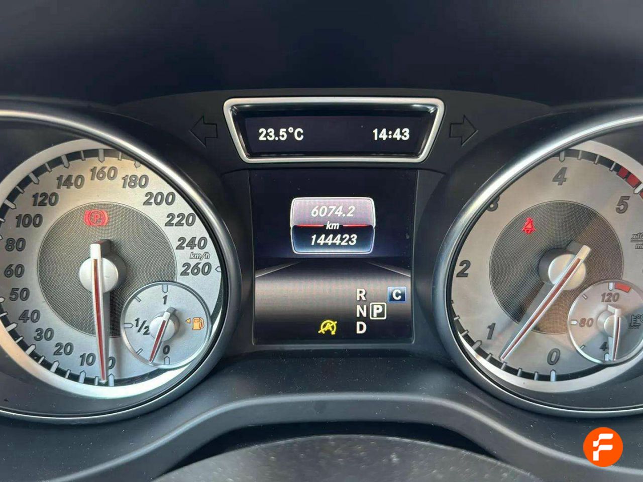 Foto Mercedes-Benz Clase GLA 13