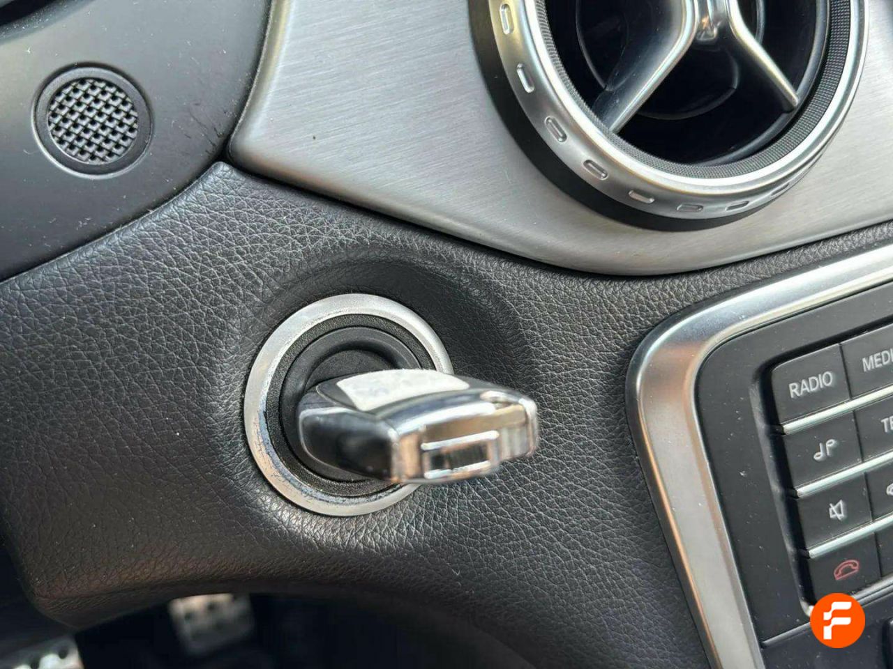 Foto Mercedes-Benz Clase GLA 15