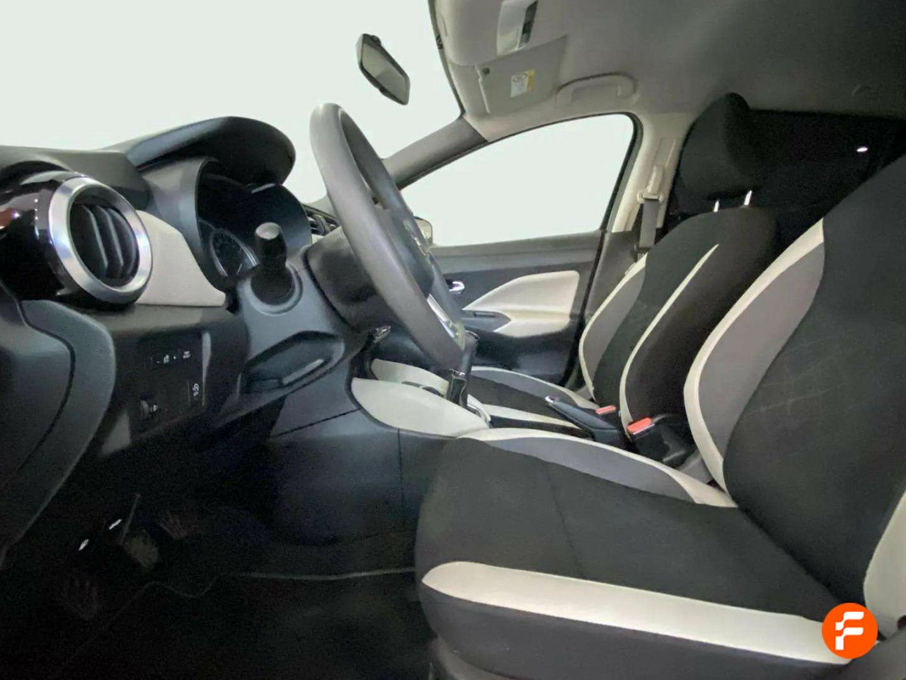 Foto Nissan Micra 15