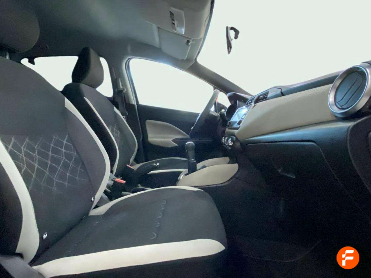 Foto Nissan Micra 16