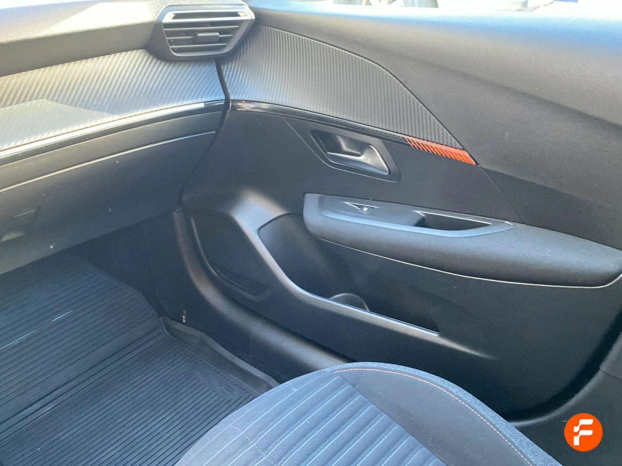 Foto Peugeot 208 24