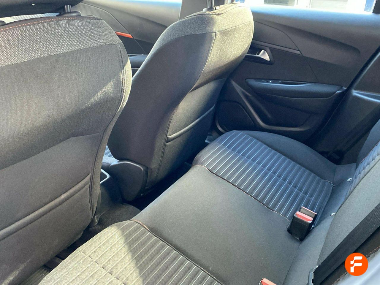 Foto Peugeot 208 26