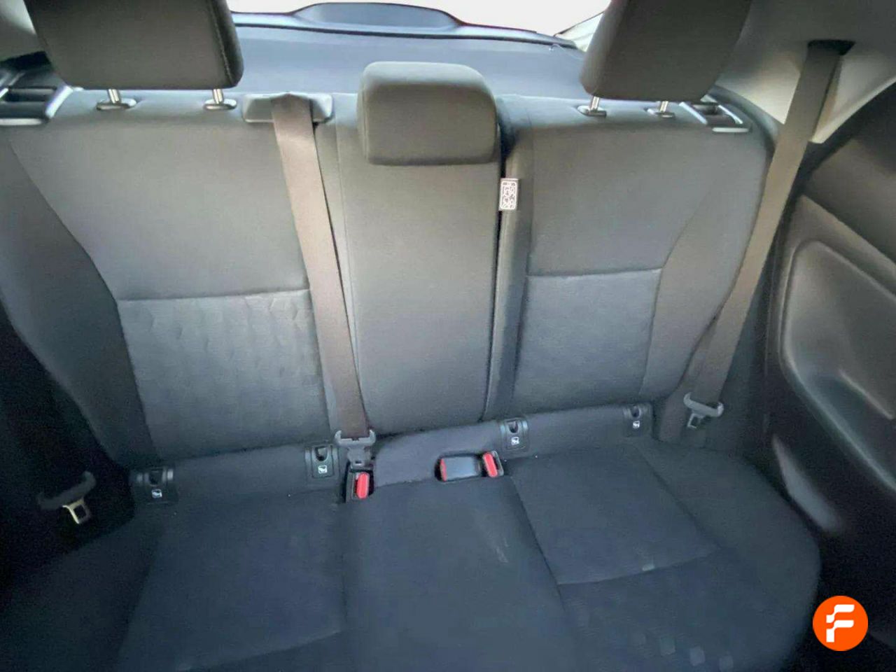 Foto Toyota Yaris 16