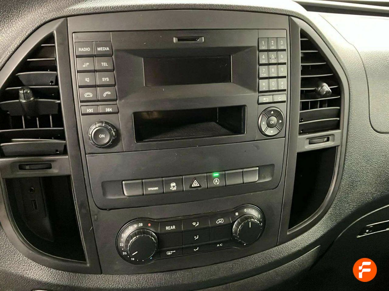 Foto Mercedes-Benz Vito 26